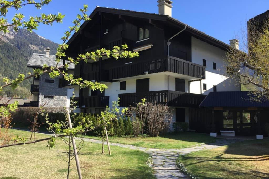 Studio Au Calme Avec Jardin Et Vue Mont-Blanc Chamonix Dış mekan fotoğraf